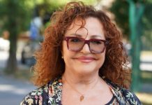 Da li se ovako oblači žena u šezdesetim? Ana Bekuta novim stajlingom izazvala haos na Instagramu, da li biste vi nosili ovo na glavi? (FOTO)