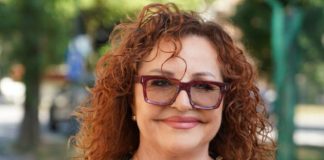 Da li se ovako oblači žena u šezdesetim? Ana Bekuta novim stajlingom izazvala haos na Instagramu, da li biste vi nosili ovo na glavi? (FOTO)