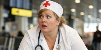 “I treba da proveriš svoju ruku! » – iznenada sam čuo glas iza leđa bolničara hitne pomoći, kako dolazi na poziv na aerodrom. I nakon što sam pogledao ko je ovo savjetovao, zaledio sam se…………… 😲😲😲