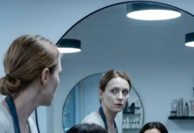 Dok mi je sekla kosu, frizerka se odjednom ukočila.