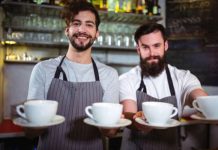 Ako ste ikada pomogli konobaru da pokupi čaše i tanjire sa stola, psihologija o vama kaže OVO