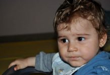 AUTIZAM SE NE POJAVLJUJE PREKO NOĆI: Ovi sitni signali u ponašanju djeteta prvi su alarm