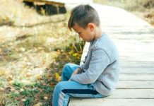 Anksioznost često počinje s ova četiri problema iz djetinjstva – 9 od 10 roditelja ovo svakodnevno radi svojoj djeci..Ovo su neki od privih znakova!!