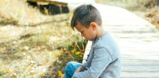 Anksioznost često počinje s ova četiri problema iz djetinjstva – 9 od 10 roditelja ovo svakodnevno radi svojoj djeci..Ovo su neki od privih znakova!!