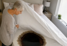 Snaha je gotovo svaki dan mijenjala posteljinu, opravdavajući ljubav prema čistoći: ali jednog dana svekrva je podigla deku, ugledala čudan trag na plahti i saznala strašnu tajnu o svojoj snahi 😲😨