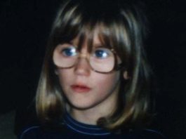 Otišla je da prespava kod drugarice, a kada se vratila kući njena majka, očuh i dve sestre bili su mrtvi: Posle 13 godina otkriva jezivu istinu o njihovom ubici