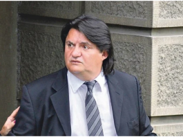 INFORMACIJE O MUŽU ZORICE BRUNCLIK IZBEZUMILE JAVNOST! Pogledajte u čijem zagrljaju su ga sinoć uhvatili!!Javnost šokirana baš sad kad je Zorica bolesna!!!!