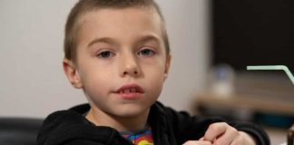 RANI ZNACI AUTIZMA K0JE R0DITELJI ČESTO ZANEMARUJU: Prvi simptomi vide se već pri odlasku na spavanje i tokom obroka