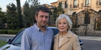 POSTAO SAM PRIVATNI VOZAČ BOGATE UDOVICE JER MI JE TREBAO NOVAC — A NAKON ŠTO ME OPTUŽILA ZA KRAĐU, PRONAŠAO SAM NJENU SKRIVENU PORUKU U AUTU I OSTAO U ŠOKU