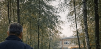 Vozač školskog autobusa primetio je da jedan od učenika ne ide u školu, već se uputio ka šumi; odlučio je da ga prati i bio je u šoku od onoga što je video 😲😨