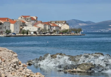 Zastrašujuće otkriće u Hrvatskoj. Na popularnoj plaži izronilo “čudovište”