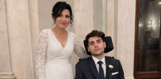 Udala sam se za paraliziranog 25-godišnjeg milijunaša… Ali u našoj bračnoj noći zaključao je vrata spavaće sobe, pogledao me sa suzama u očima i šapnuo: “Sada više nema povratka. Vrijeme je da saznaš pravi razlog zbog kojeg sam se oženio tobom.”