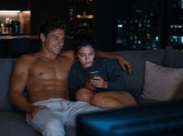 Tijekom naše filmske večeri, moj dečko ostavio je svoj otključani mobitel kad je otrčao u kupaonicu. Iskočila je poruka: “Zar ona kit još uvijek priča?” Otvorila sam grupni chat i pronašla mjesece snimki — njega kako ismijava moj smijeh, naziva me “očajnom”