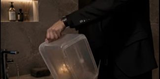 Svake večeri prije odlaska u krevet, bogati muž prisilio je suprugu da obuče posebnu čistu odjeću, a zatim se kupa u kadi u kojoj je bilo pet smrtonosnih otrova jer je bio uvjeren da će joj samo to omogućiti da rodi sina. Ali na dan porođaja, kada je doktor prvi put pokupio novorođenče, bio je užasnut onim što je vidio. 😳