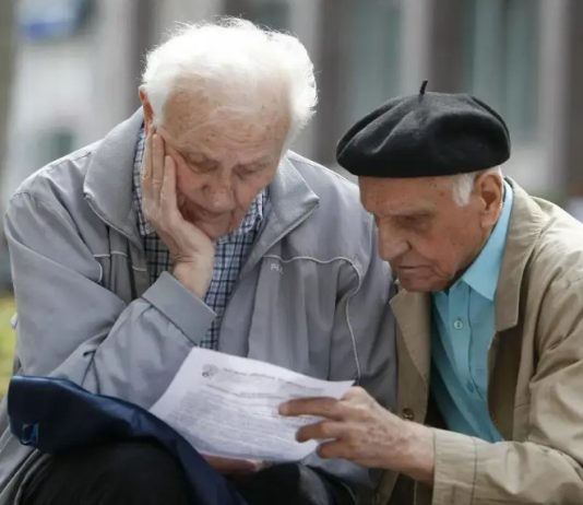 Kolika je penzija sa 15, a kolika sa 40 godina staža? Koji iznos može očekivati radnik koji je zarađivao prosječnu platu?