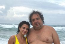 Dvadesetogodišnja žena smijala se debelom, neurednom muškarcu starijem od 50 godina koji je bio zaljubljen u nju… Ali ostala je šokirana kad je otkrila da je taj isti muškarac “siromašnog izgleda” zapravo milijunaš — pa je smislila plan, ne znajući da je on već jedan korak ispred nje 😱