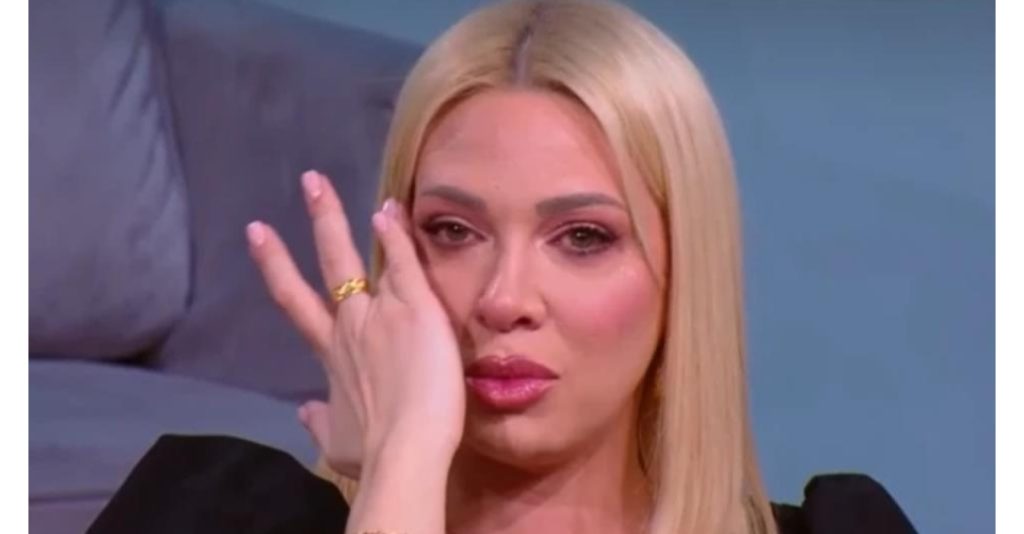 Komšije otkrile šta se dešava u domu Milice Todorović: EV0 K0GA SU VlDJELl na njenoj terasi… - featured image Komšije otkrile šta se dešava u domu Milice Todorović: EV0 K0GA SU VlDJELl na njenoj terasi… - featured image