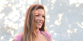 Voditeljku godinama gledamo na malim ekranima, a evo u kom se FILMU POJAVILA sa 23 godine – MNOGI DO DANAS NISU ZNALI! Voditeljku godinama gledamo na malim ekranima, a evo u kom se FILMU POJAVILA sa 23 godine – MNOGI DO DANAS NISU ZNALI! - featured image
