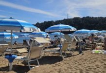 Pakao na crnogorskom primorju: Turisti besni pakuju kofere i prekidaju odmor, u špicu sezone se ovo dešava… Pakao na crnogorskom primorju: Turisti besni pakuju kofere i prekidaju odmor, u špicu sezone se ovo dešava… - featured image