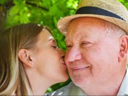 NESTAŠNI DEDA (75) IZ KOCELJEVE U ŠUPI SA SVASTIKOM (66), POSLE NJE PALA I SNAJKA (33)! Nacija zanemela od ŠOKA! NESTAŠNI DEDA (75) IZ KOCELJEVE U ŠUPI SA SVASTIKOM (66), POSLE NJE PALA I SNAJKA (33)! Nacija zanemela od ŠOKA! - featured image