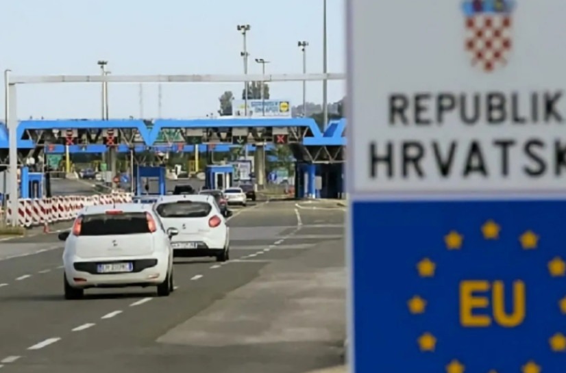VAŽNO UPOZORENJE ZA PUTNIKE, posebno roditelje: Bez ovog dokumenta dijete moze da bude zaustavljeno na granici! - featured image VAŽNO UPOZORENJE ZA PUTNIKE, posebno roditelje: Bez ovog dokumenta dijete moze da bude zaustavljeno na granici! - featured image