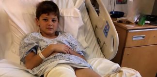 Otišla sam u bolnicu da se brinem o sinu koji je imao slomljenu nogu, ali medicinska sestra mi je krišom gurnula komadić papira u ruku i šapnula: „Laže. Provjerite kameru iz sobe u 3 ujutro.“ 😰😨