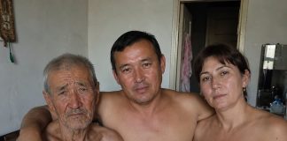 Moj muž doveo je kući stranca i zamolio me da mu dopustim ostati samo jednu noć. Ali sljedećeg jutra slučajno sam čula njihov tajni razgovor u kuhinji — i shvatila da taj čovjek nije slučajno ušao u naše živote…