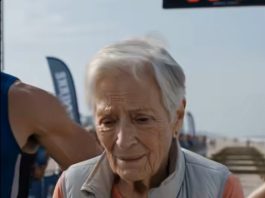 Osamdesetogodišnja žena došla je učestvovati u teškoj utrci s preprekama i stala na startnu liniju pored profesionalnih sportista. Neki od učesnika počeli su se smijati starici, ali kada se oglasio znak za početak, uradila je nešto što je sve oko nje ostavilo potpuno šokirane 😨