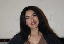 SEVALE BRADAVICE: Tanja Savić pevala bez gaća i brusa! Šta joj se desilo, pokazala previše!!! SEVALE BRADAVICE: Tanja Savić pevala bez gaća i brusa! Šta joj se desilo, pokazala previše!!! - featured image