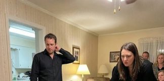 Moj osmogodišnji nećak nije se odvajao od lijesa svoje majke tijekom cijelog bdjenja, neprestano ponavljajući: **„Nemojte ga još zatvoriti… rekla mi je da čekam zvuk.“** Svi su mislili da je dječak jednostavno u šoku… sve dok se negdje oko ponoći nešto nije počelo tresti unutar haljine u koju su odjenuli moju sestru.