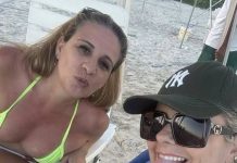 „Moja najbolja prijateljica već 37 godina zamolila me tijekom godišnjeg odmora da snimimo JOŠ JEDNU POSLJEDNJU fotografiju zajedno — kao prijateljice. Kad sam je pitala zašto je rekla ‘posljednju’, nasmiješila se i odgovorila: ‘Jer ćeš sutra saznati tko sam ja zapravo…’“ „Moja najbolja prijateljica već 37 godina zamolila me tijekom godišnjeg odmora da snimimo JOŠ JEDNU POSLJEDNJU fotografiju zajedno — kao prijateljice. Kad sam je pitala zašto je rekla ‘posljednju’, nasmiješila se i odgovorila: ‘Jer ćeš sutra saznati tko sam ja zapravo…’“ - featured image