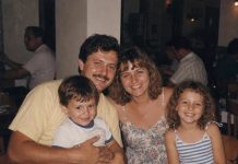 Moja supruga, sin i kći nikada se nisu vratili s putovanja. Četrdeset godina poslije pronašao sam poruku na kojoj je pisalo: „Ako ovo čitaš, došlo je vrijeme da doznaš ISTINU.“ Moja supruga, sin i kći nikada se nisu vratili s putovanja. Četrdeset godina poslije pronašao sam poruku na kojoj je pisalo: „Ako ovo čitaš, došlo je vrijeme da doznaš ISTINU.“ - featured image