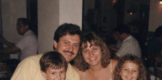 Moja supruga, sin i kći nikada se nisu vratili s putovanja. Četrdeset godina poslije pronašao sam poruku na kojoj je pisalo: „Ako ovo čitaš, došlo je vrijeme da doznaš ISTINU.“ Moja supruga, sin i kći nikada se nisu vratili s putovanja. Četrdeset godina poslije pronašao sam poruku na kojoj je pisalo: „Ako ovo čitaš, došlo je vrijeme da doznaš ISTINU.“ - featured image