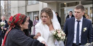 Ciganka je prišla do mlade kod matičara: „Veo koji nosiš nije tvoj, sudbina ti je gorka. Otvori prtljažnik mladoženjinog auta. Molim te kao Boga, otvori…“ …😲😲😲 Ciganka je prišla do mlade kod matičara: „Veo koji nosiš nije tvoj, sudbina ti je gorka. Otvori prtljažnik mladoženjinog auta. Molim te kao Boga, otvori…“ …😲😲😲 - featured image