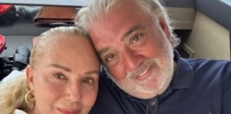 Lepa Brena otvoreno o razvodu od Bobe: „Ako vam partner nije podrška, tu je kraj“ Lepa Brena otvoreno o razvodu od Bobe: „Ako vam partner nije podrška, tu je kraj“ - featured image