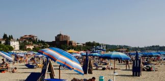 DA LI JE MOGUĆE?!DA LI OVO RADE OD 7 UJUTRU… Skandal na hrvatskoj plaži, LJUDI ZGROŽENI PRIZOROM