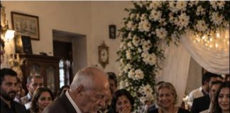 Sedamdesetjednogodišnji bogati muškarac pristao je oženiti mladu ženu, a da joj nikada nije vidio lice. Roditelji mlade imali su samo jedan neobičan uslov: mladoženja će smjeti podići njen veo tek nakon što vjenčanje bude završeno. Muškarac je pristao, ali kada je tokom ceremonije konačno uklonio tkaninu s lica svoje mlade supruge, samo je nekoliko sekundi nepomično gledao u nju, a zatim se užasnuto odmaknuo. 😨