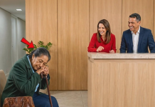 Natjerali su je da čeka na recepciji tri sata… ne shvaćajući da je upravo ona nova vlasnica.