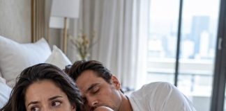 Prve noći kada se moj suprug vratio kući nakon tri godine odsutnosti, primijetila sam nešto čudno: više nije spavao na leđima. Umjesto toga, obavio bi ruku oko mog struka kao da to radi već godinama. „Tko te naučio da me tako držiš?“ upitala sam. Uzdahnuo je i odgovorio: „Ako se praviš da ne znaš ništa, možeš i dalje biti moja supruga.“ Nisam se svađala. Sljedećeg dana nazvala sam odvjetnika jer sam već imala dokaze o onome što je radio tijekom te tri godine.