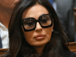 Teško mi je, raspadam se: Ceca se zavijena u CRN0 OGLASlLA HITNlM SAOPŠTENJEM: mog Veljka nažaIost više….