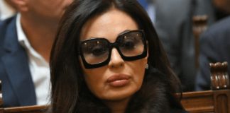 Teško mi je, raspadam se: Ceca se zavijena u CRN0 OGLASlLA HITNlM SAOPŠTENJEM: mog Veljka nažaIost više….