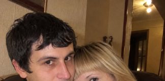 😱💔 Moja baka poklonila je mojoj kćeri stari ogrlicu za rođendan… a moja je majka problijedjela čim ju je ugledala! 😨 Tada mi je otkrila najstrašniju tajnu naše obitelji: moj je djed zlostavljao moju majku kada je imala samo 15 godina… a moja je baka sve znala od samog početka. 💔