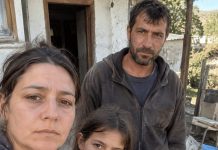 Nakon tri kćeri, moj muž zahtijevao je četvrto dijete samo zato da bi napokon dobio sina… Ali nakon mog odgovora izbacio me iz kuće, ne sluteći što će se tek početi događati Nakon tri kćeri, moj muž zahtijevao je četvrto dijete samo zato da bi napokon dobio sina… Ali nakon mog odgovora izbacio me iz kuće, ne sluteći što će se tek početi događati - featured image