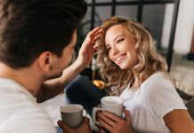 8 znakova da žena stalno misli na intimne odnose: Jedan pogled na nju i biće vam jasno