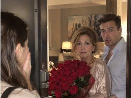 😱💔 Pratila sam svog muža kako bih ga uhvatila s ljubavnicom… Ali kad su se vrata otvorila, ugledala sam vlastitu majku kako drži njegove ruže! 🌹😨