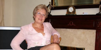 😱💔 Bogati 78-godišnji djed ponudio mi je da provedem samo jednu noć u njegovoj vili. Pristala sam, ali kada je zaključao vrata spavaće sobe i šapnuo: „Izuj cipele. Uskoro počinjemo“, sledila sam se od straha. Ono što se dogodilo u ponoć natjeralo me da padnem na koljena i briznem u plač… 😨‼️