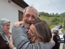 Prodao posljednju zemlju da školuje kćerku, a jedanaest godina kasnije cijelo selo svjedočilo njegovoj najvećoj nagradi